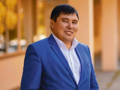 «Соның бірі – менмін»: Омар Жәлел ер адамдарға ақыл айтты