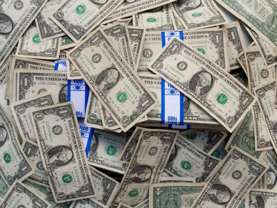 Биржада доллар бағасы арзандады