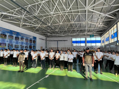 "Чемпиондық рух": Есік қаласында 100-ге жуық жас танымал спортшылармен бірге жаттықты