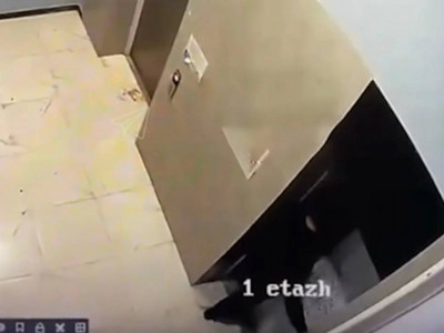 Елордада лифт есігін теуіп сындырып, шахтаға құлап кеткен адам жазаланды