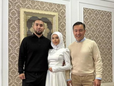 «Неке рәсімін өткіздік»: Ақан Сатаев отбасына қатысты қуанышты жаңалығын бөлісті