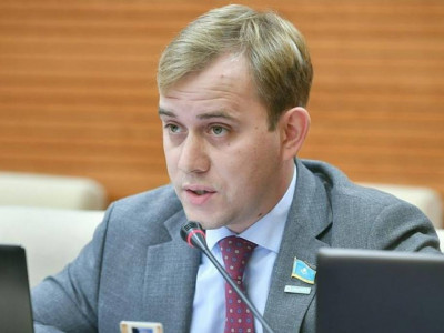 ЛГБТ насихатына тыйым салу адам құқығын бұзбайды – депутат