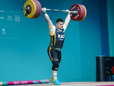 Ауыр атлет Артем Антропов Ислам ынтымақтастығы ойындарында қола жүлдегер атанды