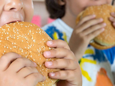 Жамбыл облысында 12 оқушы фастфудтан уланып қалған