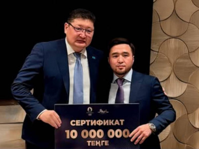 Абай облысының әкімі Олимпиада чемпионы Елдос Сметовке 10 млн теңге сыйақы берді