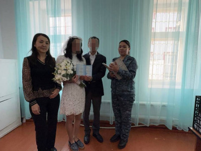 Абай облысындағы колонияда 30 жастағы әйел 50 жастағы сүйіктісімен неке қиды