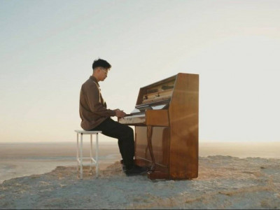 Танымал пианошы Бозжырада әлемдік туындыны орындады