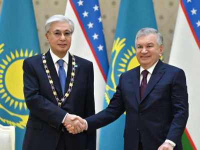Қасым-Жомарт Тоқаевқа Өзбекстанның ең жоғары мемлекеттік наградасы табысталды