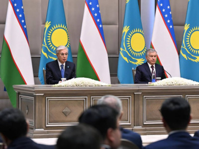 Қазақстан мен Өзбекстан президенттері БАҚ өкілдеріне арналған брифинг өткізді