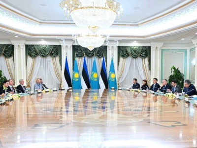 Қазақстан мен Эстония президенттері кеңейтілген құрамда келіссөз жүргізді