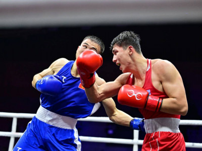 Бокстан Әлем кубогі: Нұрбек Мұрсал финалға шығу үшін жұдырықтасады