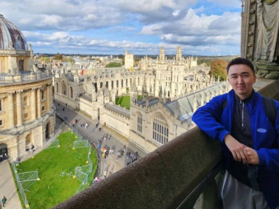 Қазақ ғалымы Оксфордта сабақ беріп жүр