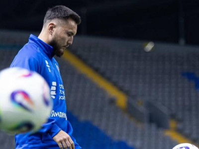 «Хейт деген әрдайым болады»: Самат Смақов Дінмұхаммед Қашкенге қатысты дауға пікір білдірді