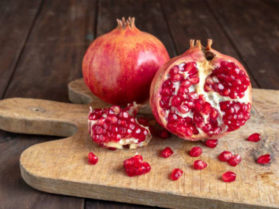 Күніне бір анар жеген адамның иммундық жасушалары 28 күн ішінде жаңарады