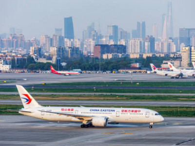 "Жарты млн ұшақ билеті жойылды": Қытай Жапонияға ұшатын рейстердің 80%-дан астамын тоқтатты