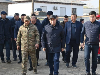 «Бұл – бүкіл облыс үшін орны толмас қасірет»: Түркістан  облысының әкімі өрт болған ауылға барды
