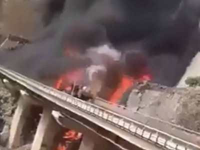 «Бір адам ғана тірі қалған»: Сауд Арабиясында 42 қажы мінген автобус өртеніп кетті