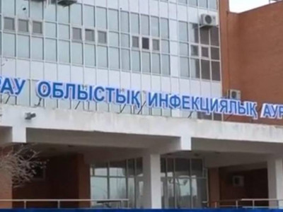 «Түкке жетпейді»: Атыраулық дәрігерлер жалақының аздығын айтып, наразылық білдірді