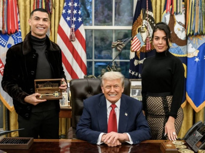 Криштиану Роналду Ақ үйде Дональд Трамппен кездесті