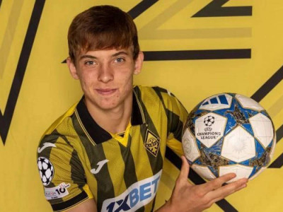 Футболшы Азамат Тұяқбаев: Әкем – қазақ, анам – неміс