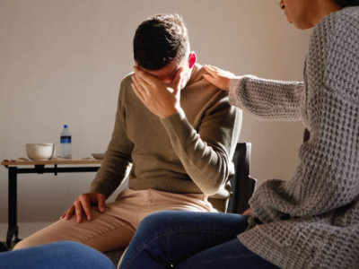 Ер адамдар психологиялық көмекке неліктен сирек жүгінеді?