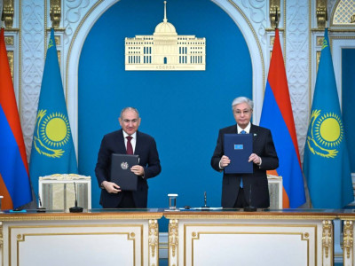 Қасым-Жомарт Тоқаев пен Никол Пашинян келіссөз қорытындысы бойынша Бірлескен мәлімдеме қабылдады