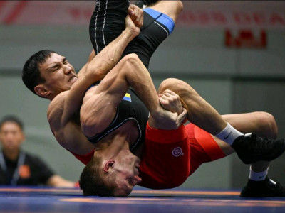 Токио өтіп жатқан Сурдлимпиадада екі қазақстандық еркін күрес балуаны финалға шықты