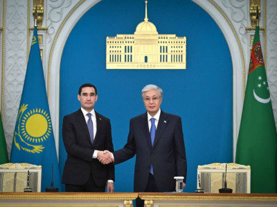 Қасым-Жомарт Тоқаев пен Сердар Бердімұхамедов БАҚ өкілдеріне арналған брифинг өткізді