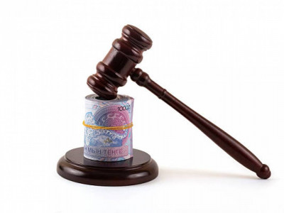 Мұғалімді балағаттаған оқушының анасына айыппұл салынды