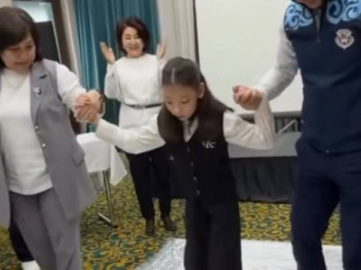 Атырауда 11 жастағы қызға алғаш рет «Тұсау кесер» рәсімі өткізілді