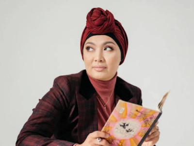 «Қатал күйеу - Алланың жіберген нығметі»: Танымал коуч әйелдерге кеңес берді