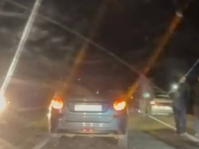 Атырауда автокөлік атты қағып, содан кейін жүк көлігіне соғылған