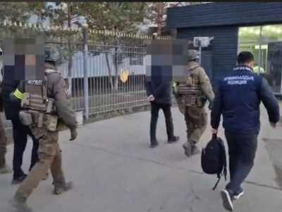 Оралда жеке үйлерге ұрлыққа түсіп, 2 млн теңге алып кеткен күдікті ұсталды