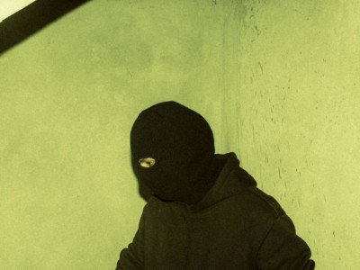 Риддерде бетперде киген адам жергілікті тұрғынға шабуыл жасаған