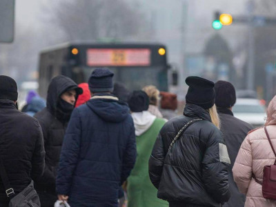 Алматыда автобусқа мінген 2 әйел бір-бірімен төбелескен (ВИДЕО)