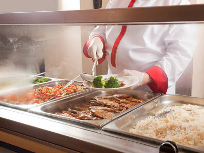 Асханада тағамнан жәндік шықты: мектеп директоры қызметінен босатылды