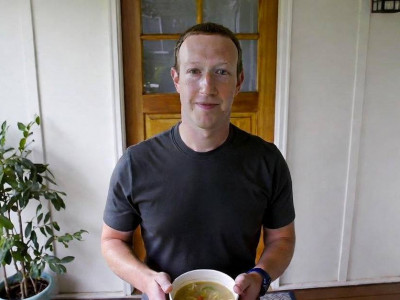 Цукерберг OpenAI мамандарын өзіне тарту үшін оларға сорпа әзірлеп әкеліп жүрген