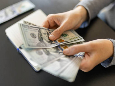 Бүгін доллар қанша теңгеден саудаланып жатыр