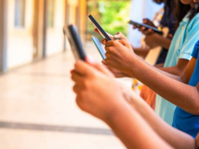 Елімізде 16 жасқа толмаған балаларға қандай әлеуметтік желілерге тіркелуге тыйым салынбақ?