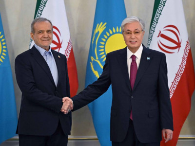 Қасым-Жомарт Тоқаев пен Иран Президенті Масуд Пезешкиан келіссөз жүргізді