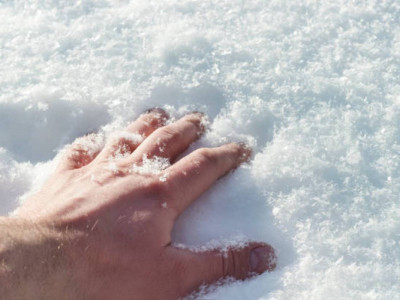 Көкшетауда ер адам көшеде үсіп, көз жұмған