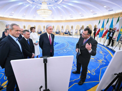 Президенттер қазақ тарихына қатысты Иран архивінен табылған көне қолжазбалар көрмесін тамашалады