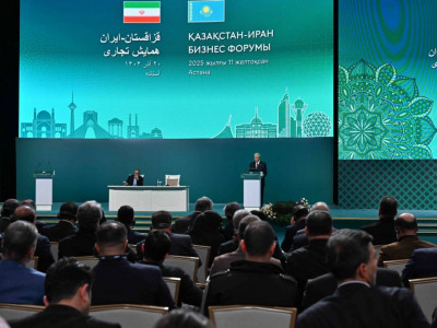 Қасым-Жомарт Тоқаев пен Масуд Пезешкиан Қазақстан-Иран бизнес форумына қатысты
