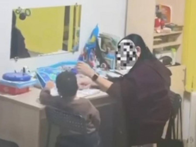 Қарағандыда логопед баланың басынан нұқыған: орталықта тексеріс басталды