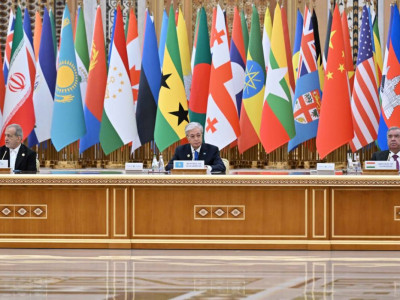 Президент Түрікменстандағы форумға қатысты