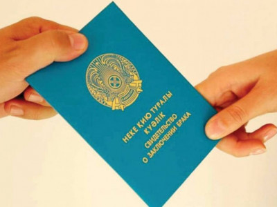 Алматыда 80 жастағы әже тұрмысқа шықты