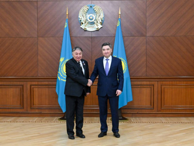 Олжас Бектенов энергетика саласының ардагерлеріне мемлекеттік наградалар табыстады