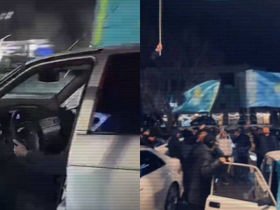 Полиция көлікті Мемлекеттік тумен безендіру жайында үндеу жасады