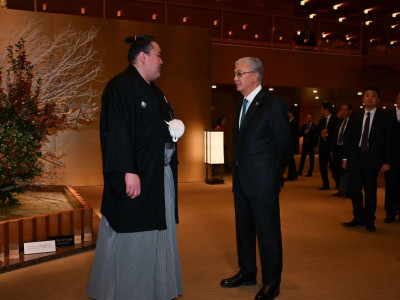 Президент Токиода қазақстандық сумошы Ерсін Балтағұлмен кездесті