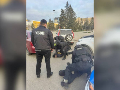 Оралда 4 млн теңгеден астам қаражат бопсалаған күдікті ұсталды